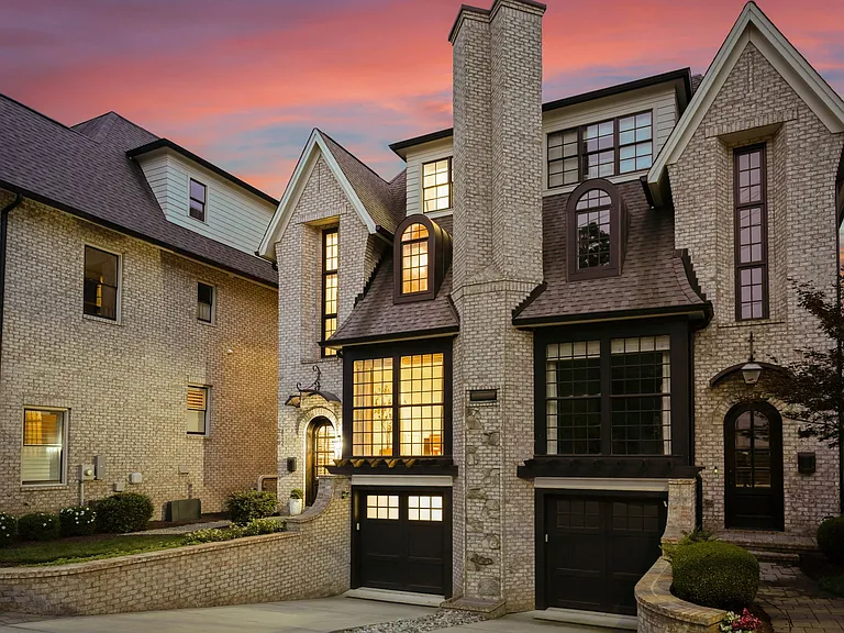 812 Ideal Way — Photo 5