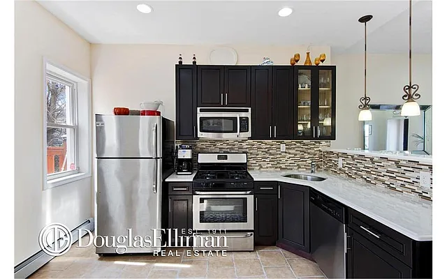 Rented by Douglas Elliman | media 14