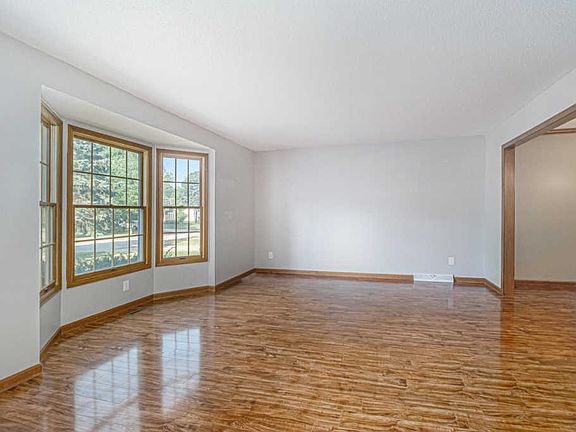 3rd image of 2239 Mansfield Ave