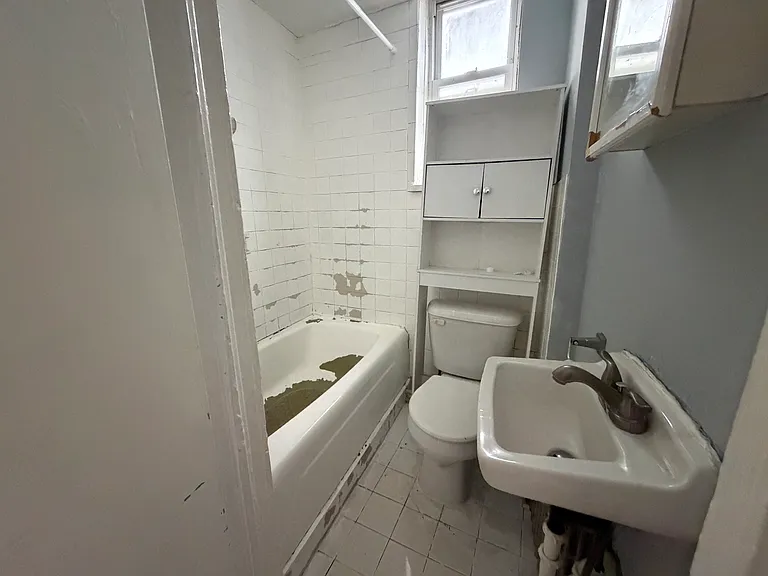 12-16 Grant Ave #6 — Photo 4