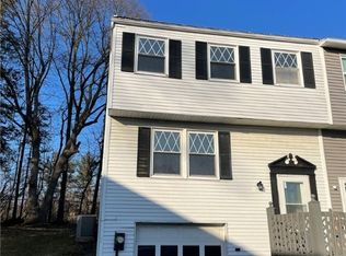 8416 Bramblebush Cir, Liverpool, NY 13090