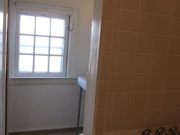 4th image of 205 Comstock Ave #8156427