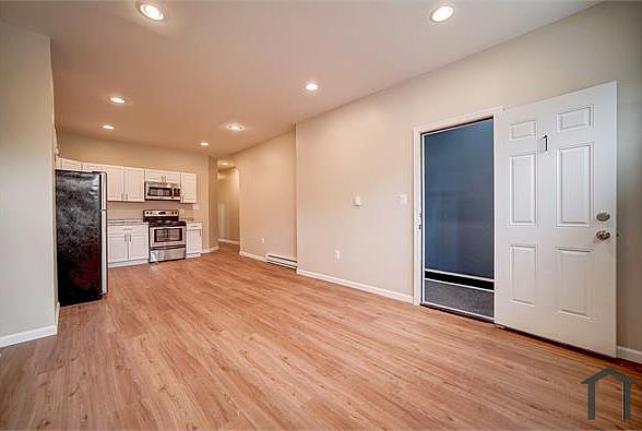 1st image of 7018 Woodland Ave