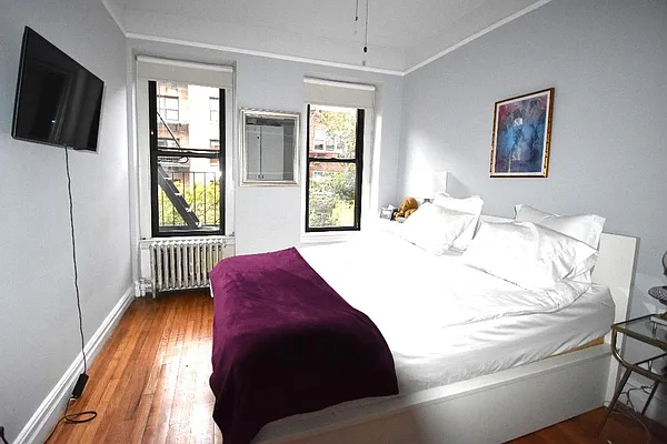 Rented by Magnone Real Estate | media 18