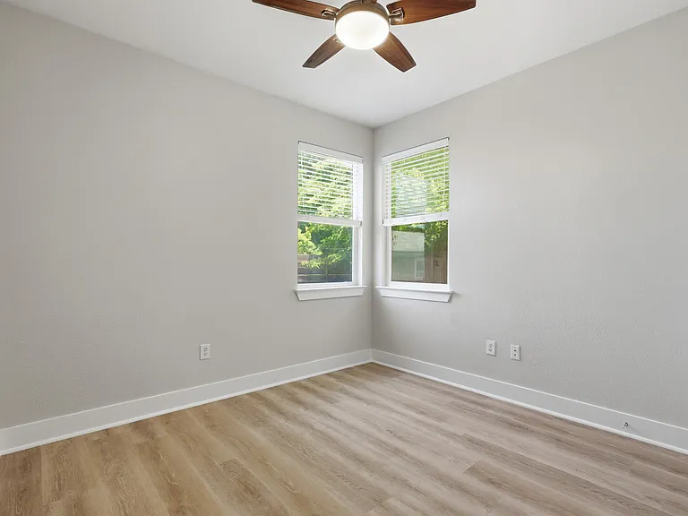 7208 Lysander Ct — Photo 14