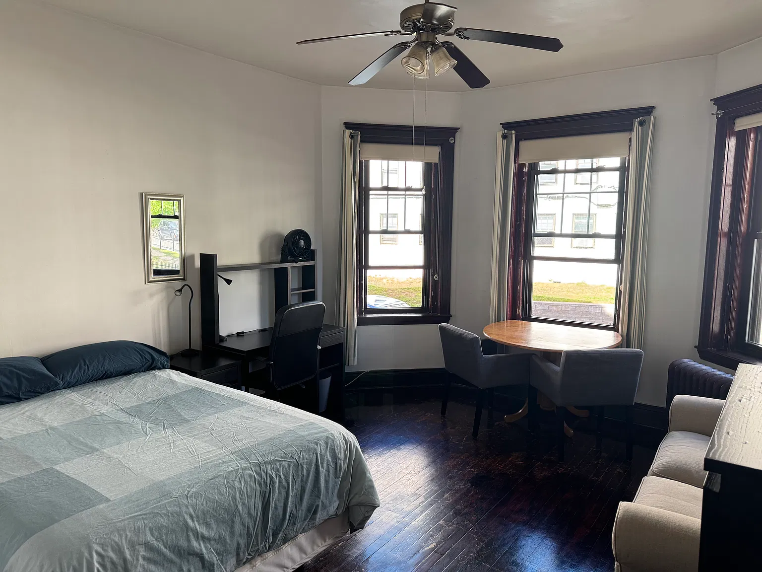 2 bed, 550 sqft, $2,550 — Photo 1