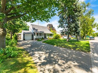 457 Selsey Dr, Mississauga, ON L5A 1B7