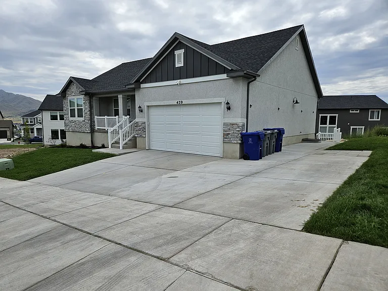 439 E Hill View Dr — Photo 55