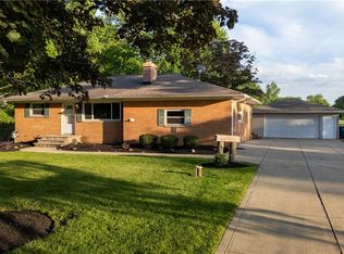 27403 Cook Rd, Olmsted Township, OH 44138