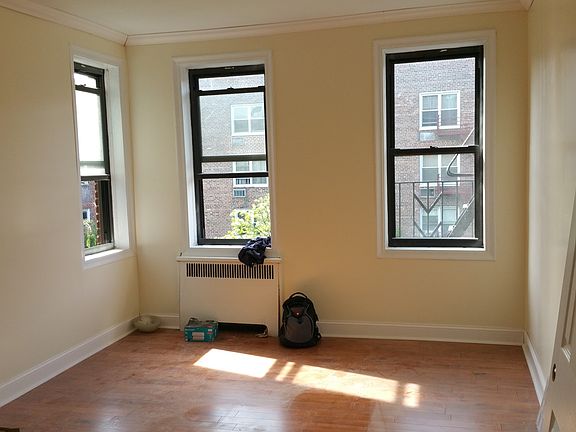 TRI WINDOWS