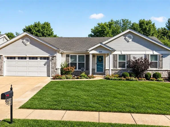 225 Royallsprings Pkwy, O'Fallon, MO 63368
