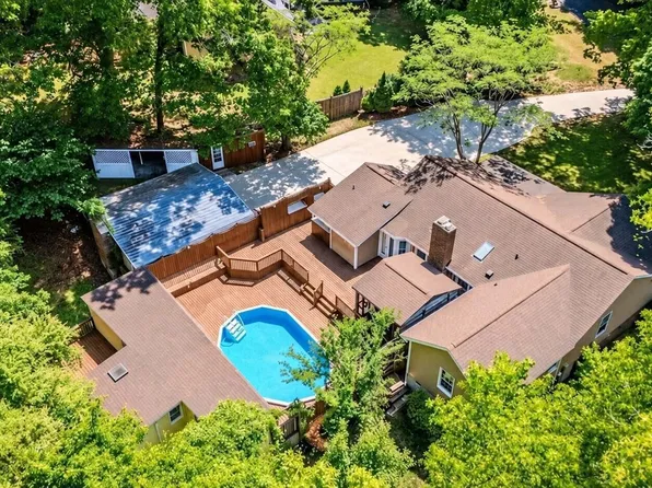 906 Andersonwood Dr, Fuquay Varina, NC 27526