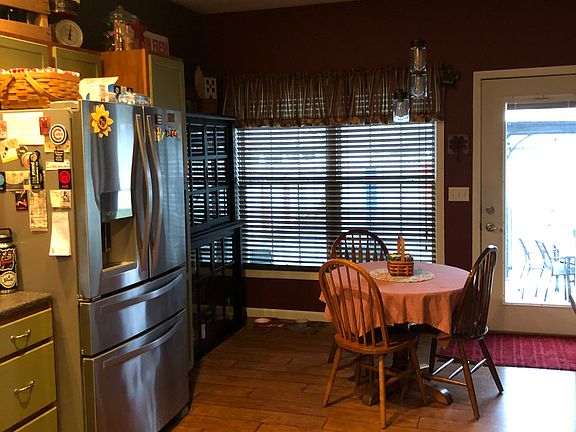 Eat in kitchen.