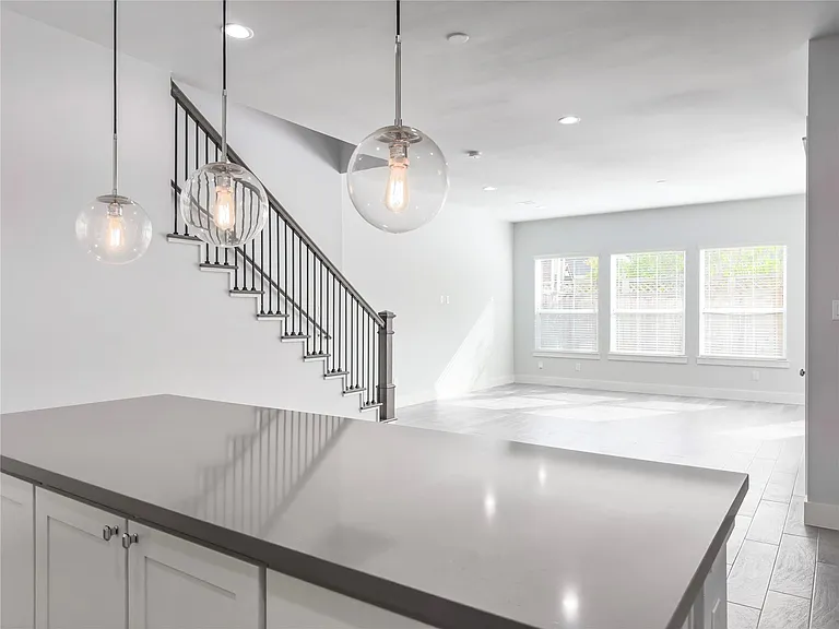 1602 Westside Gardens Ln — Photo 9