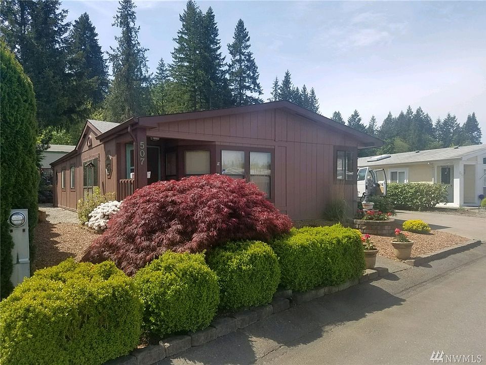 Nice curb appeal, low maintenance, easy access, with slightly sloped driveway. With 2 carport, with extra storage.