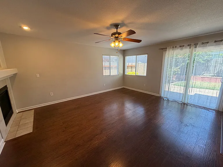 1613 Little Rock Cir — Photo 17