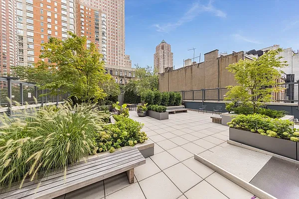 Sold by NestApple, Inc. | media 17