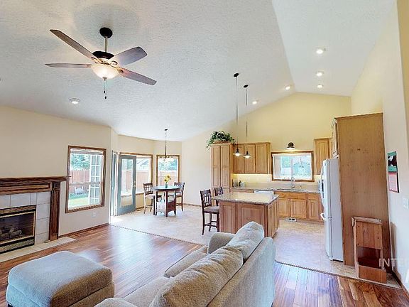 2nd image of 3124 Teepee Ct