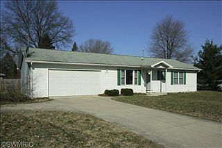 2nd image of 7555 Foxwood St