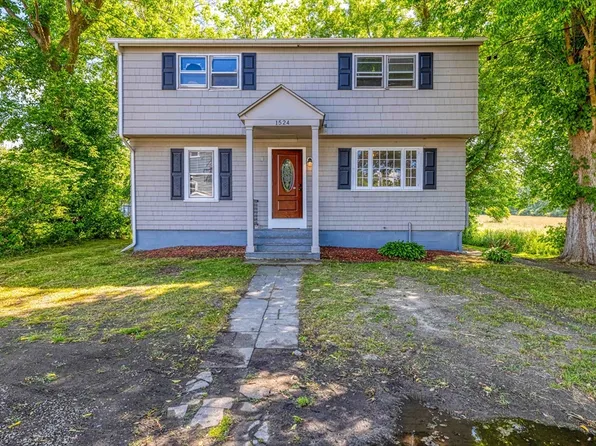 1524 Gar Hwy, Swansea, MA 02777
