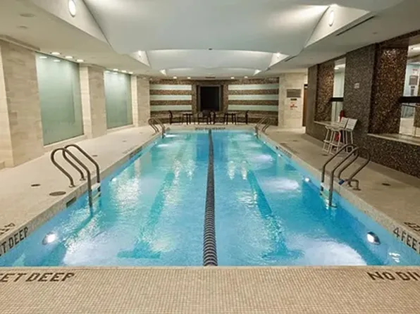 240 Riverside Boulevard image 10 of 12