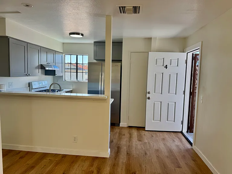 Front Entrance & Kitchen Area
