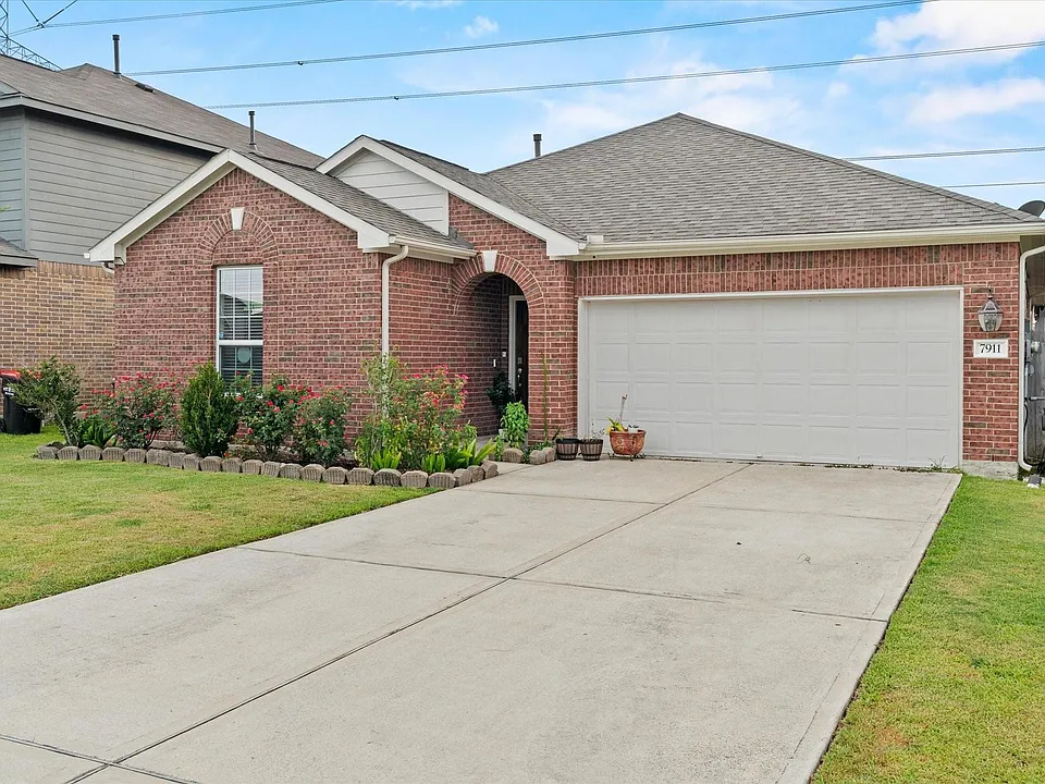 7911 Wood Hollow Dr