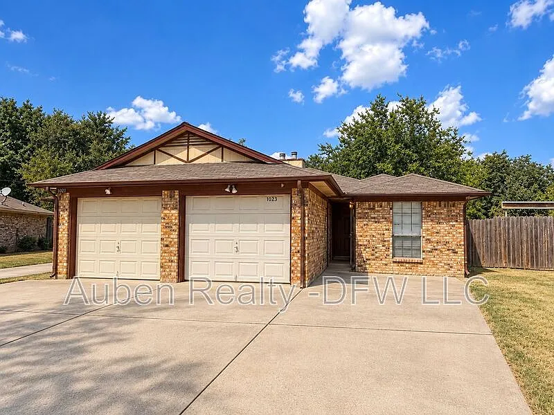 1023 Vera Ct