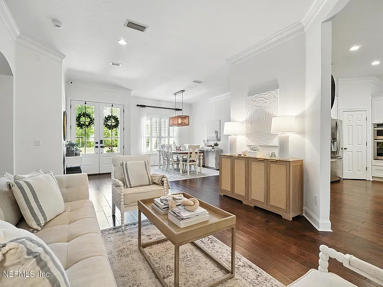 150A N Roscoe Blvd — Photo 11