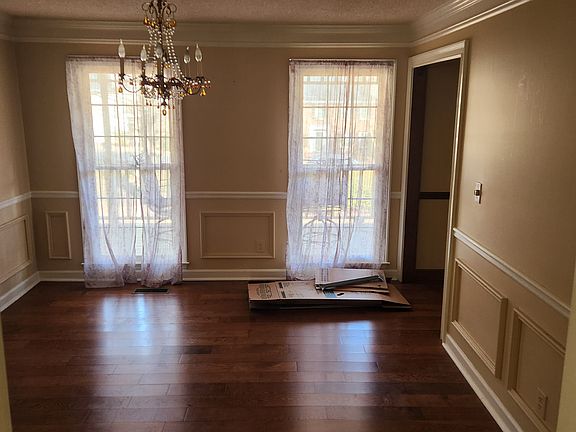 2nd image of 4182 Long Branch Dr NE