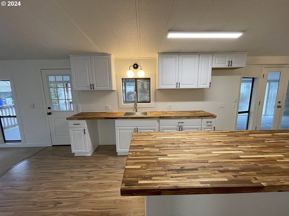 570 N 10th Ave Cornelius OR Zillow