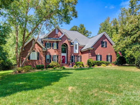 10316 Hanging Moss Trl, Mint Hill, NC 28227