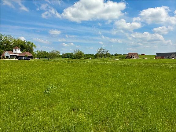 2nd image of 14960 White Oak Ln