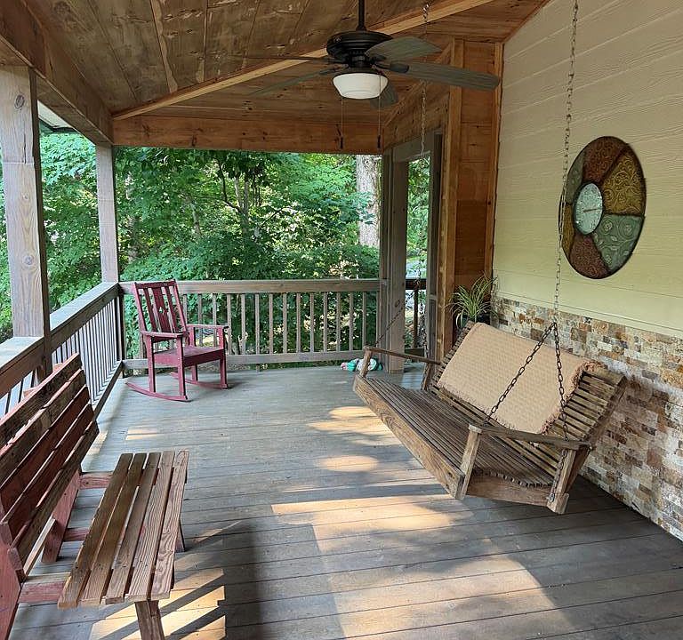 1st image of 215 Dun Mill Creek Rd