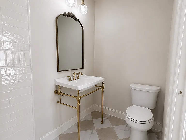 1325 N Lake Otis Dr — Photo 14