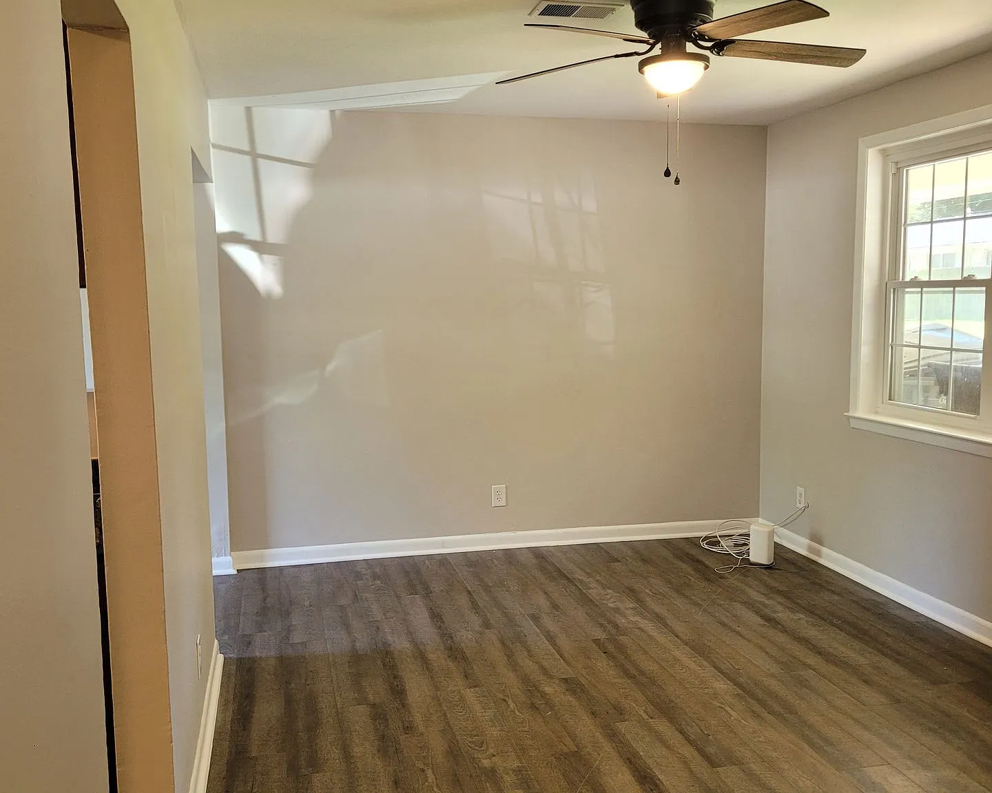 Charming 2 Bedroom, 1 Bath Duplex in North Charleston — Photo 1