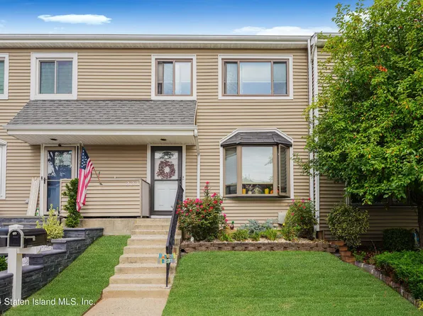 223 Balsam Pl, Staten Island, NY 10309