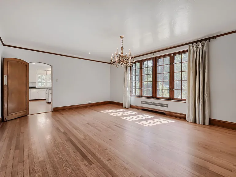 125 N Gaylord St — Photo 9