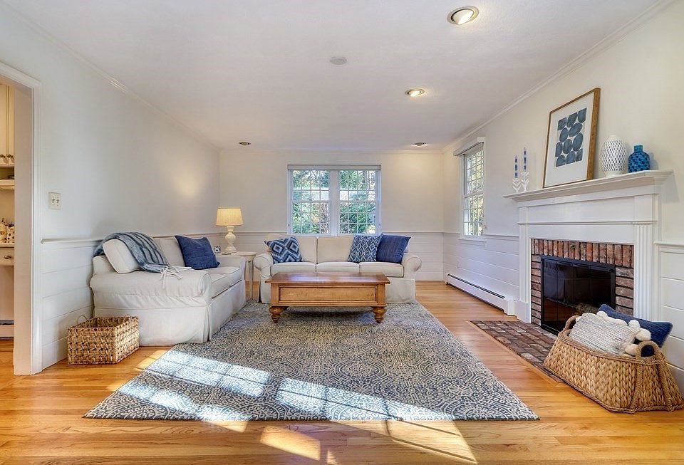 549 Canton St, Westwood, MA 02090 Zillow