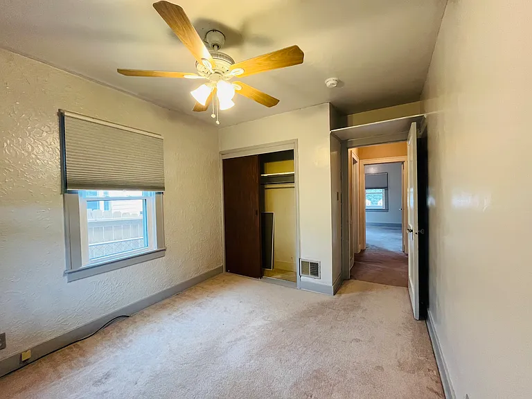 703 Laura St — Photo 15
