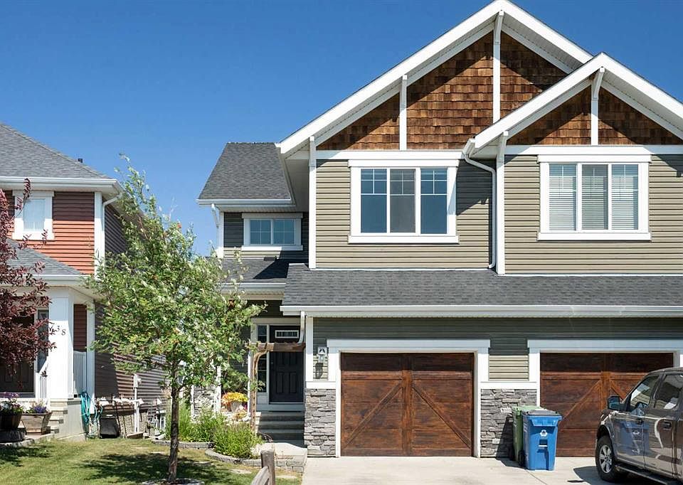 1st image of 734 E River Heights Cres