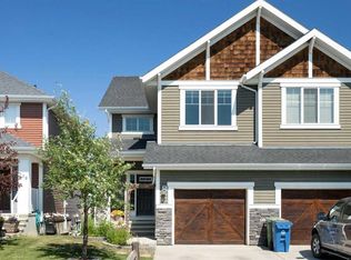 734 E River Heights Cres, Cochrane, AB T4C 0J4