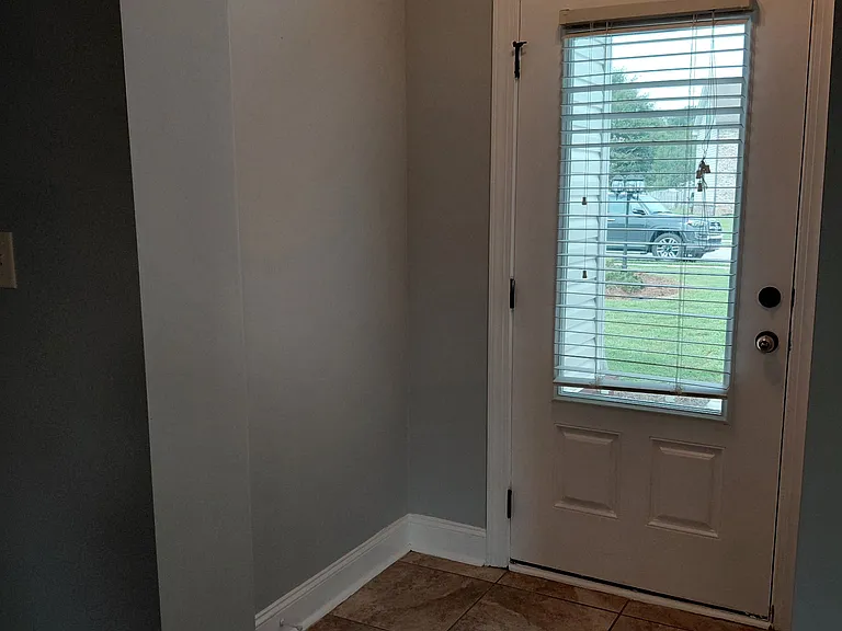 222 Piedmont Ln — Photo 3