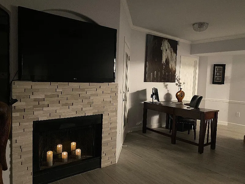 1 bed, 950 sqft, $1,989 — Photo 2