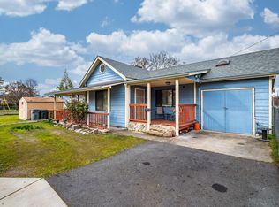 612 SW Pine St, Grants Pass, OR 97526