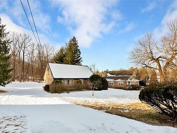 5th image of 137 Whittier Dr