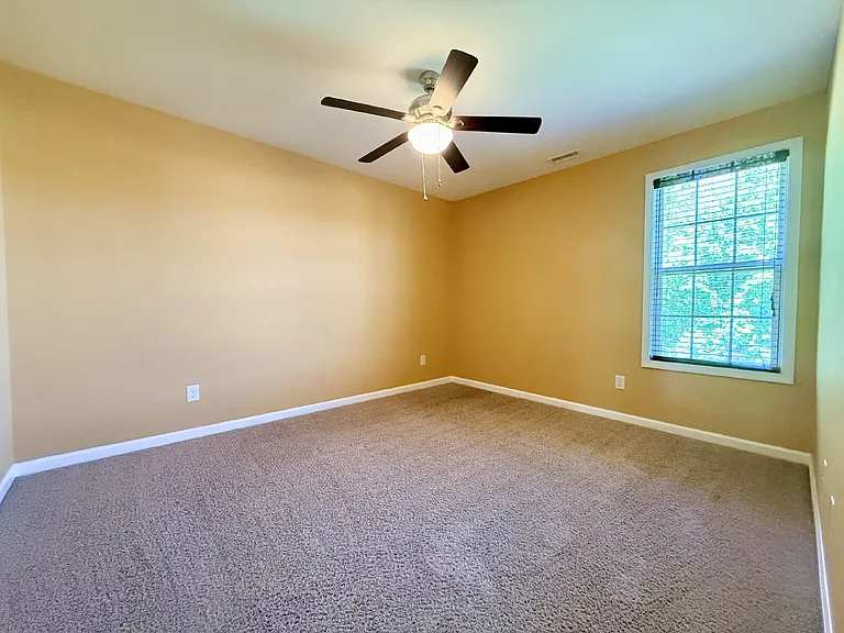 138 Ladden Ln — Photo 19