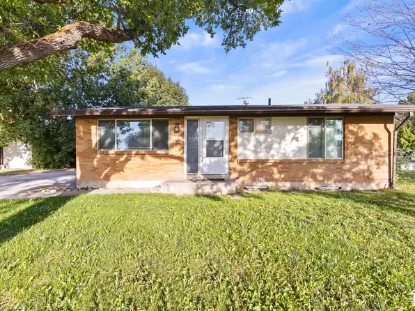 6072 S 2550 W, Roy, UT 84067