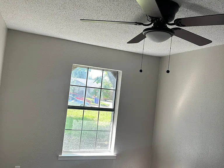 812 Quinette Dr — Photo 3