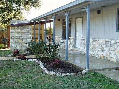 3 bed, 2.5 bath, 1400 sqft, $1,950 — Photo 1